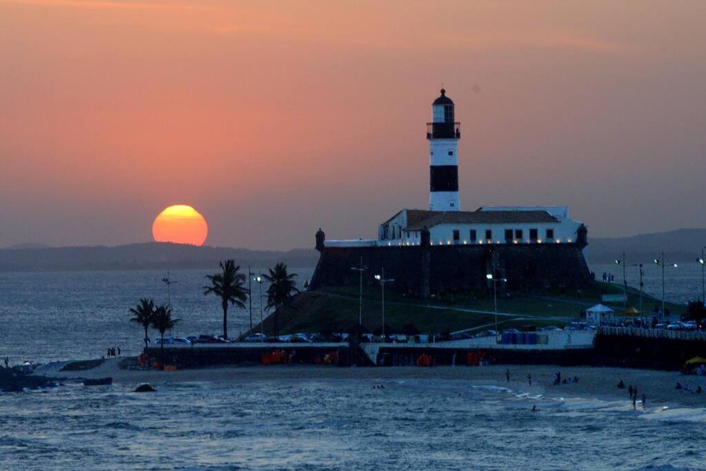 E Sala Em Ondina, Salvador, Bahia, Decorado Apartment *